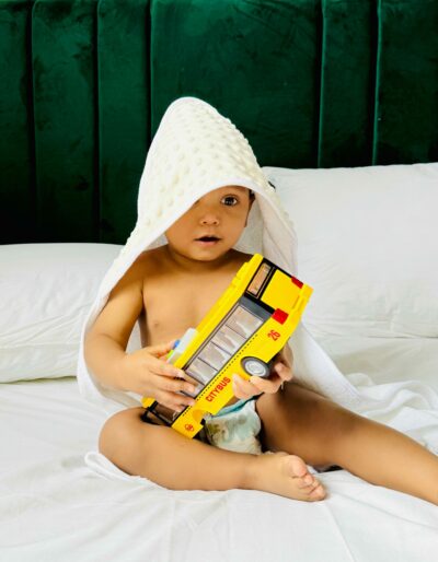 Cape de bain bébé personnalisée en velours Minky