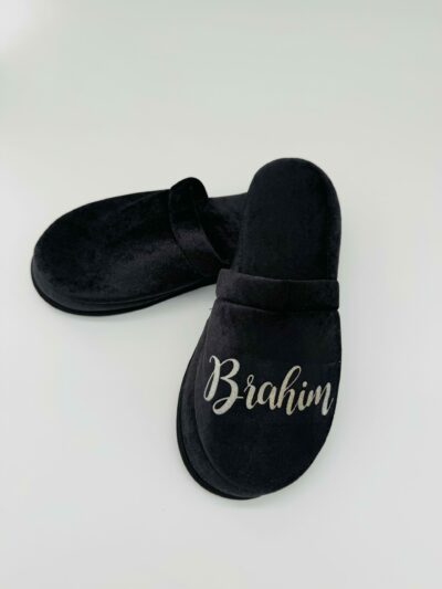 Paire de chaussons homme personnalisés. Idéal pour un cadeau personnalisé et unique (anniversaire, mariage, enterrement de vie de jeune homme)