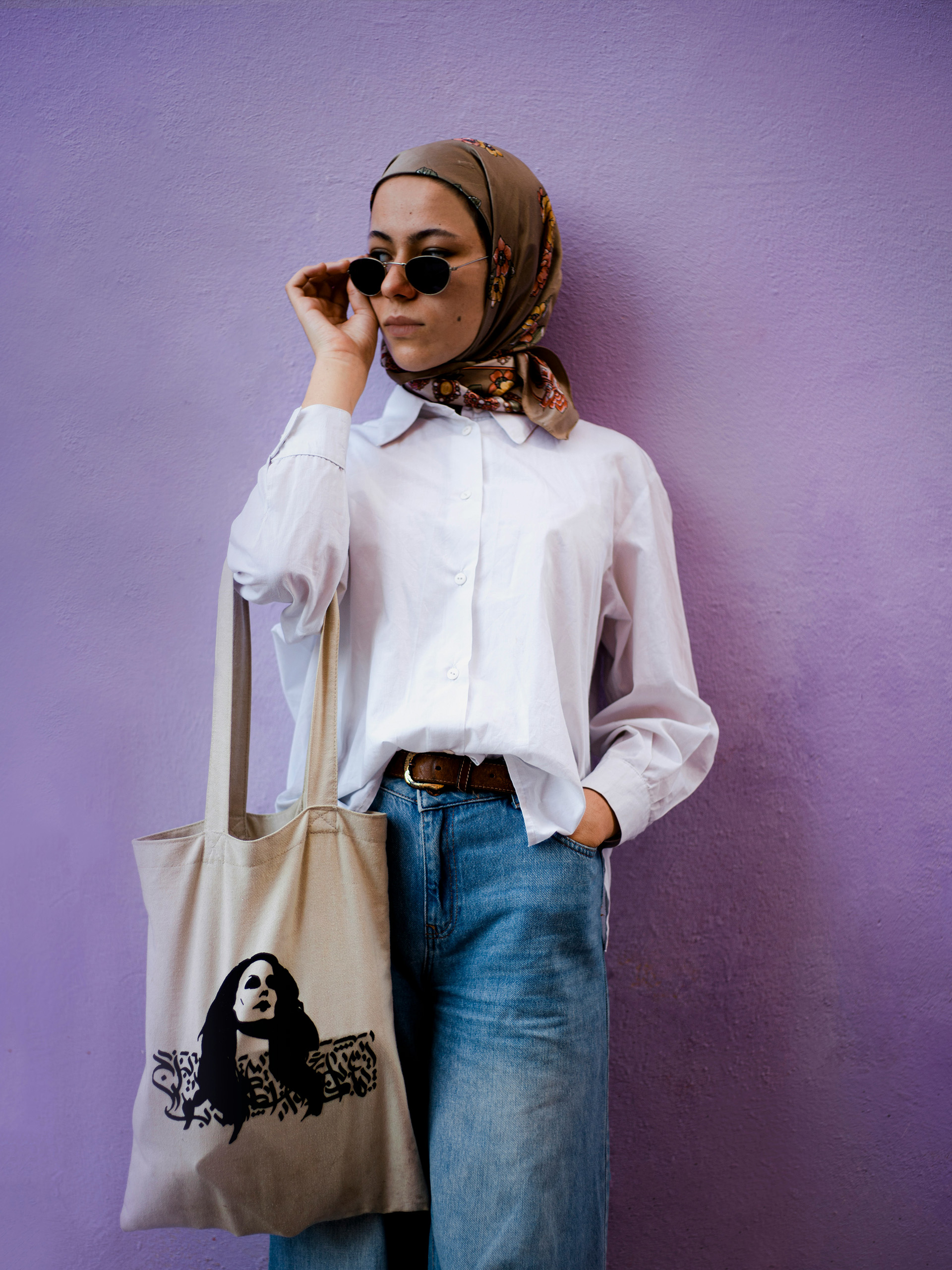 Coffret personnalisé religieux pour femme avec un sac en jute personnalisé et un tapis de prière personnalisé. Bon cadeau d'anniversaire, pour l'Aïd ou pour un Omra